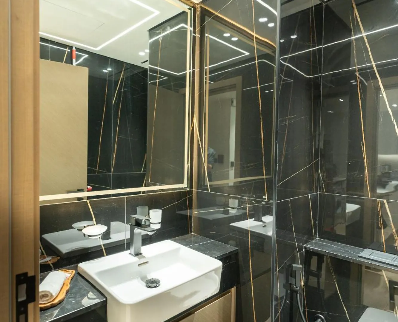 Tag Homes Cozy 1-Br Apartment In Jvc, Dubai 0*,