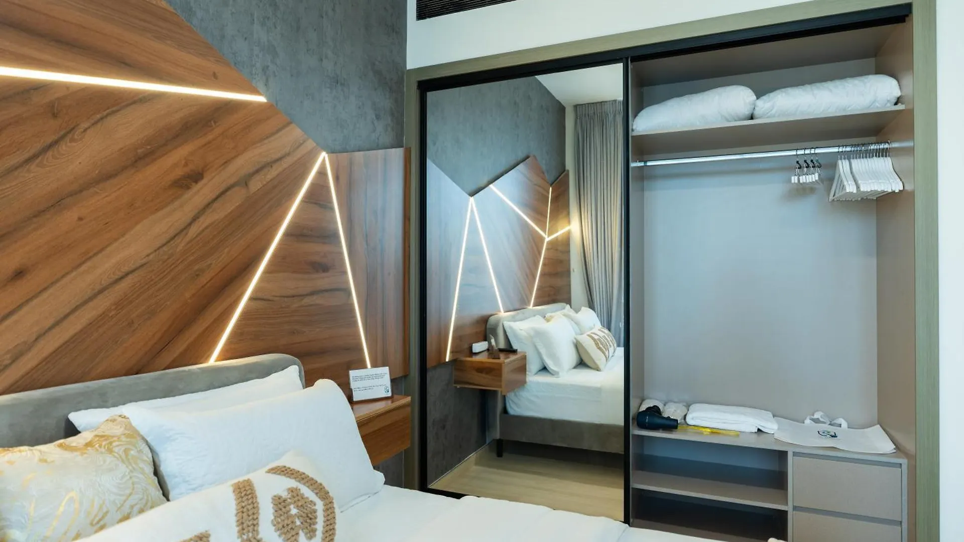Tag Homes Cozy 1-Br Apartment In Jvc, Dubai 0*,